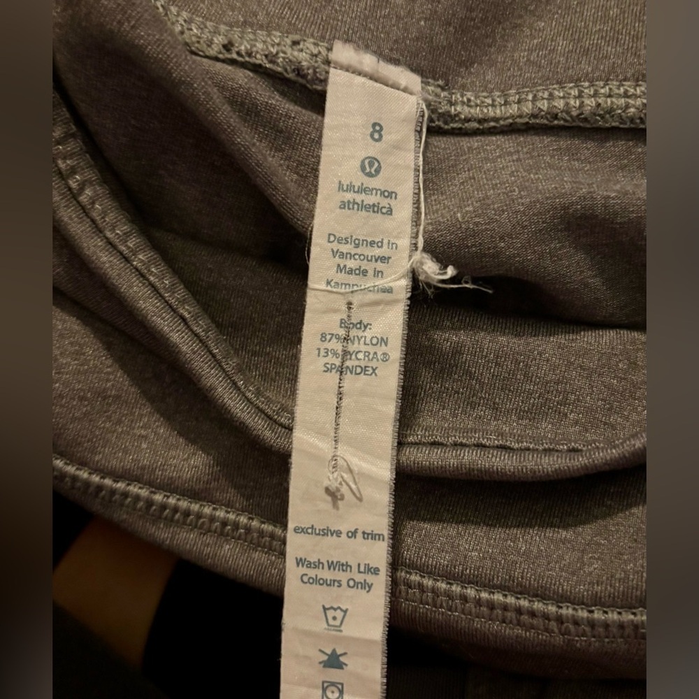 Lululemon "In The Flow Crop” Leggings Size 8 - Picture 3 of 4